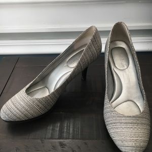 Business casual dress heels